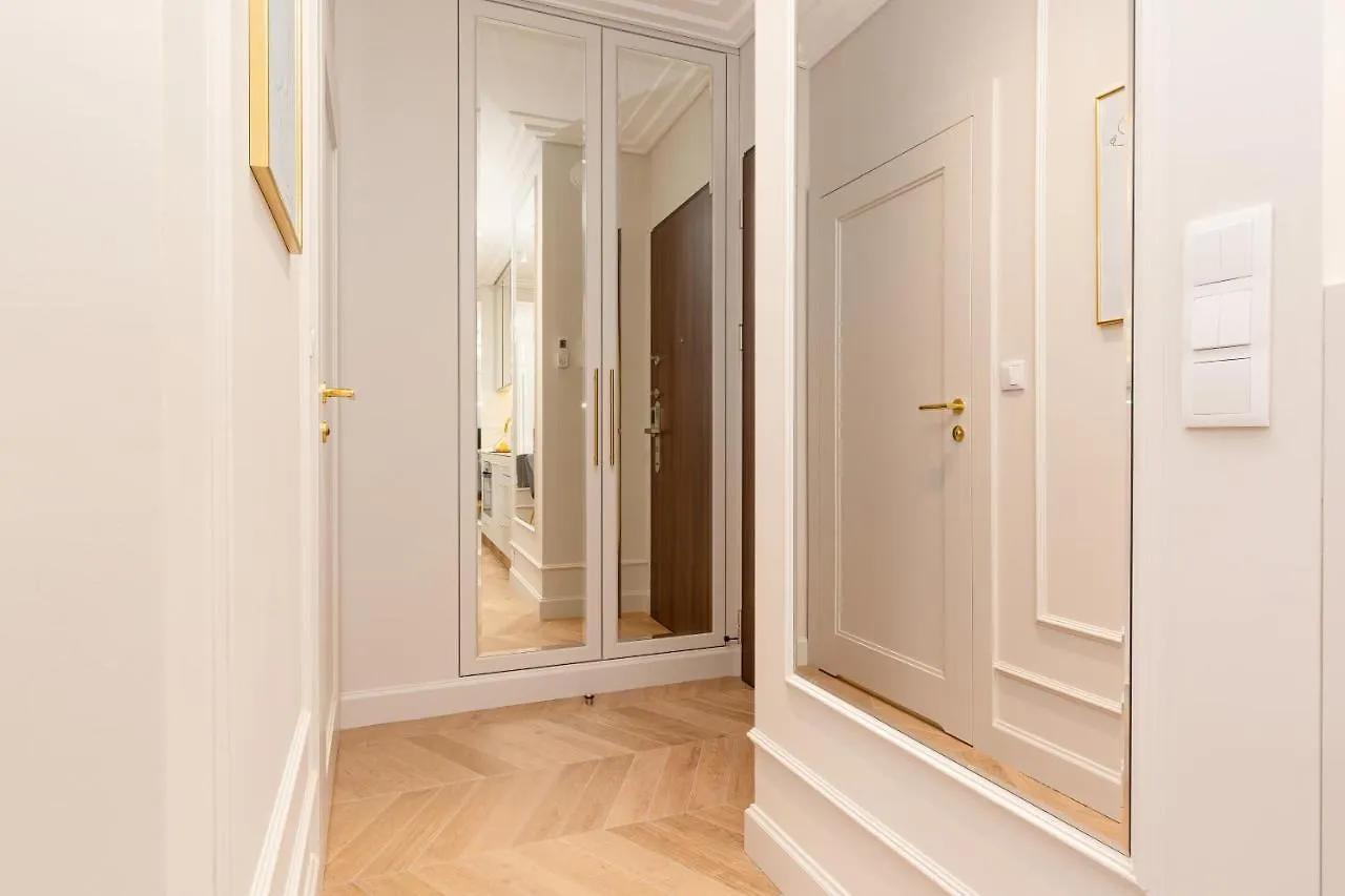 Mennica Residence Central Apartment By Renters Prestige Varšava 0*,  Polsko